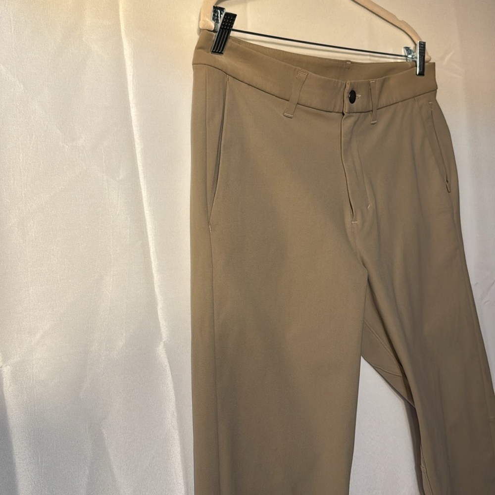 Lululemon Commission slim pants. Cropped trench color. Waist 32 - Picture 4 of 11